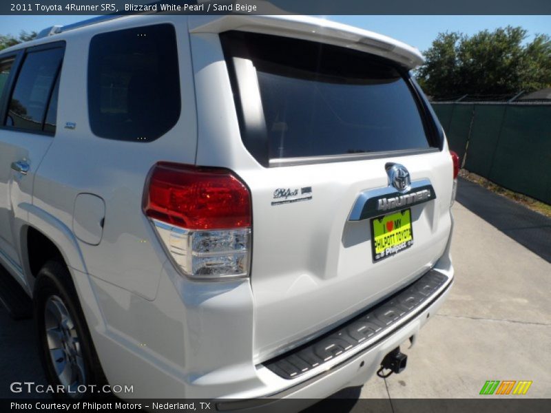 Blizzard White Pearl / Sand Beige 2011 Toyota 4Runner SR5