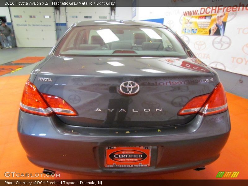 Magnetic Gray Metallic / Light Gray 2010 Toyota Avalon XLS