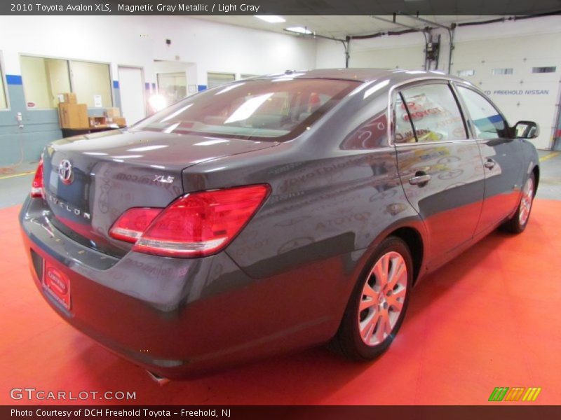 Magnetic Gray Metallic / Light Gray 2010 Toyota Avalon XLS