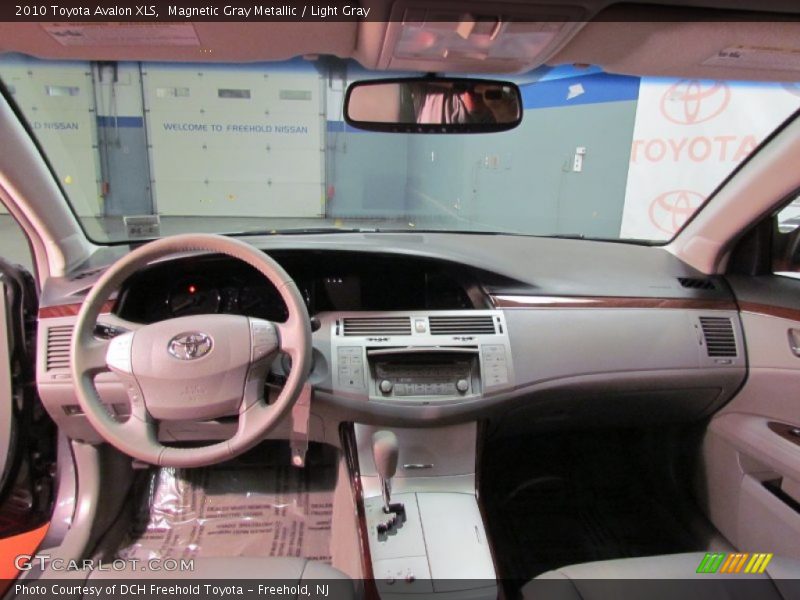 Magnetic Gray Metallic / Light Gray 2010 Toyota Avalon XLS
