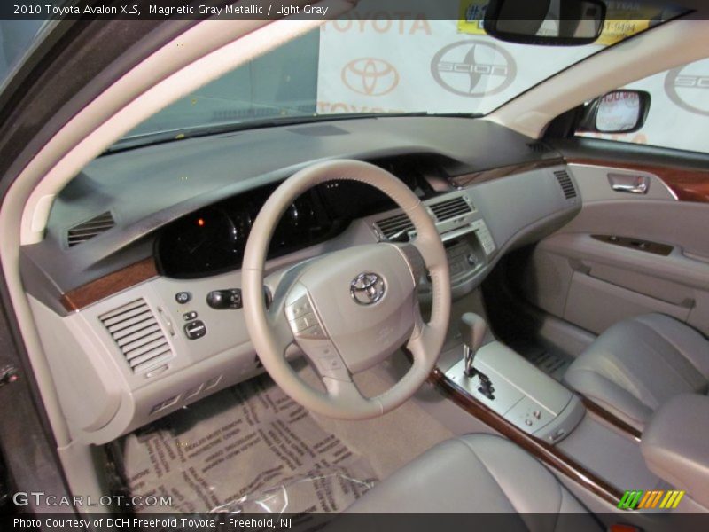 Magnetic Gray Metallic / Light Gray 2010 Toyota Avalon XLS