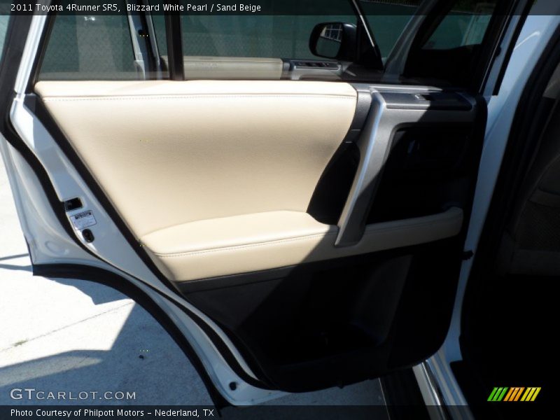Blizzard White Pearl / Sand Beige 2011 Toyota 4Runner SR5