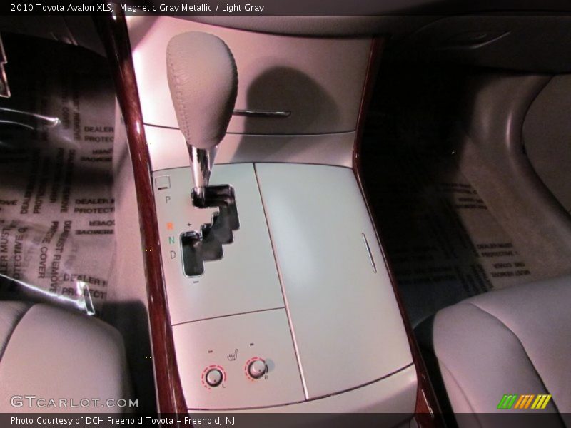 Magnetic Gray Metallic / Light Gray 2010 Toyota Avalon XLS