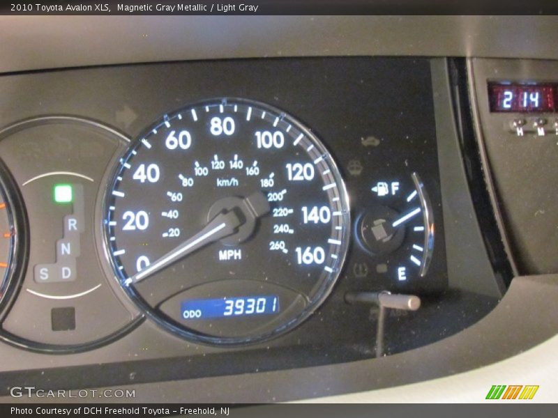 Magnetic Gray Metallic / Light Gray 2010 Toyota Avalon XLS