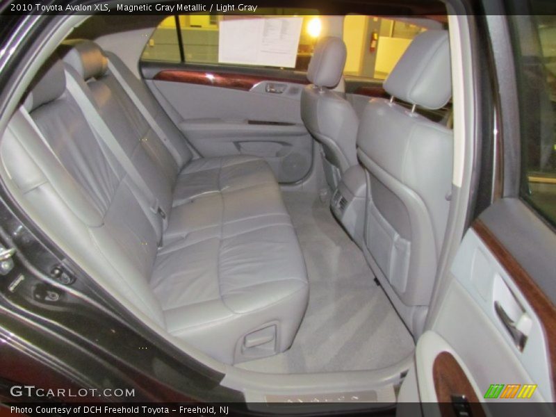Magnetic Gray Metallic / Light Gray 2010 Toyota Avalon XLS