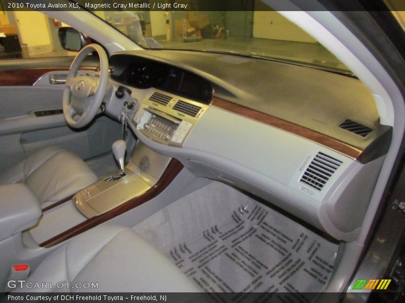 Magnetic Gray Metallic / Light Gray 2010 Toyota Avalon XLS