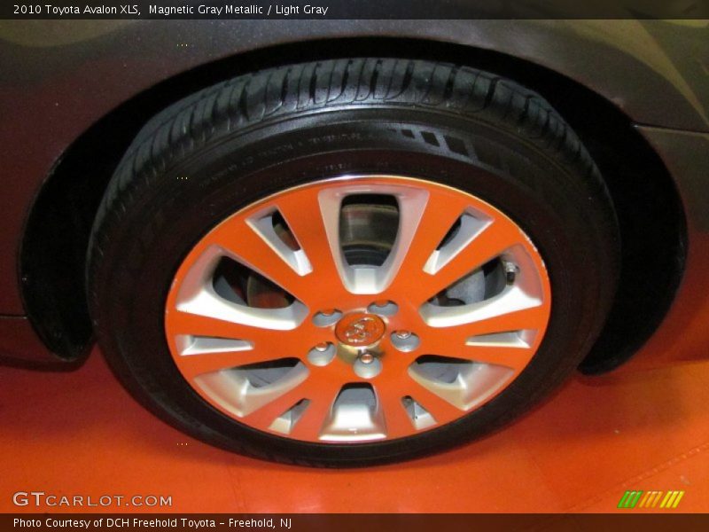 Magnetic Gray Metallic / Light Gray 2010 Toyota Avalon XLS
