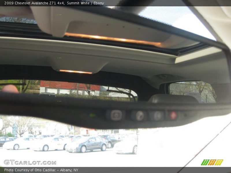 Summit White / Ebony 2009 Chevrolet Avalanche Z71 4x4