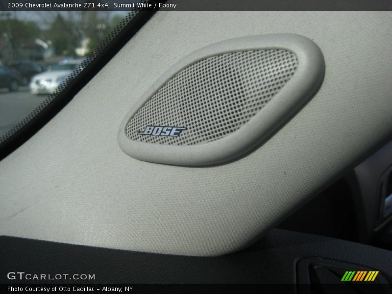 Summit White / Ebony 2009 Chevrolet Avalanche Z71 4x4
