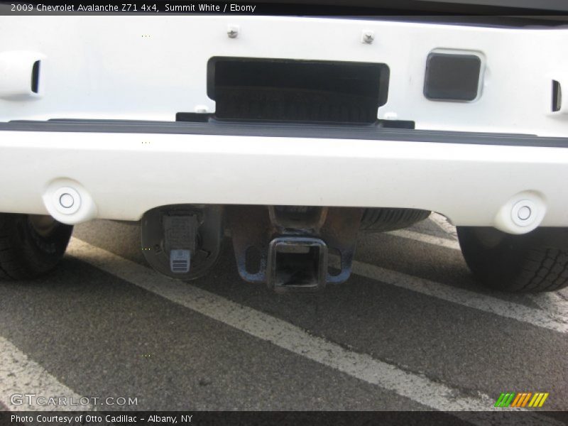 Summit White / Ebony 2009 Chevrolet Avalanche Z71 4x4