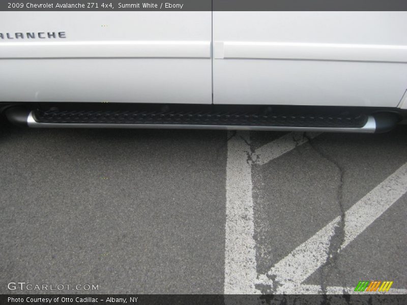 Summit White / Ebony 2009 Chevrolet Avalanche Z71 4x4