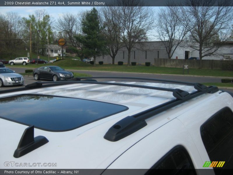 Summit White / Ebony 2009 Chevrolet Avalanche Z71 4x4