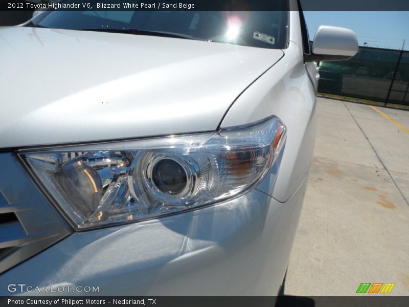 Blizzard White Pearl / Sand Beige 2012 Toyota Highlander V6