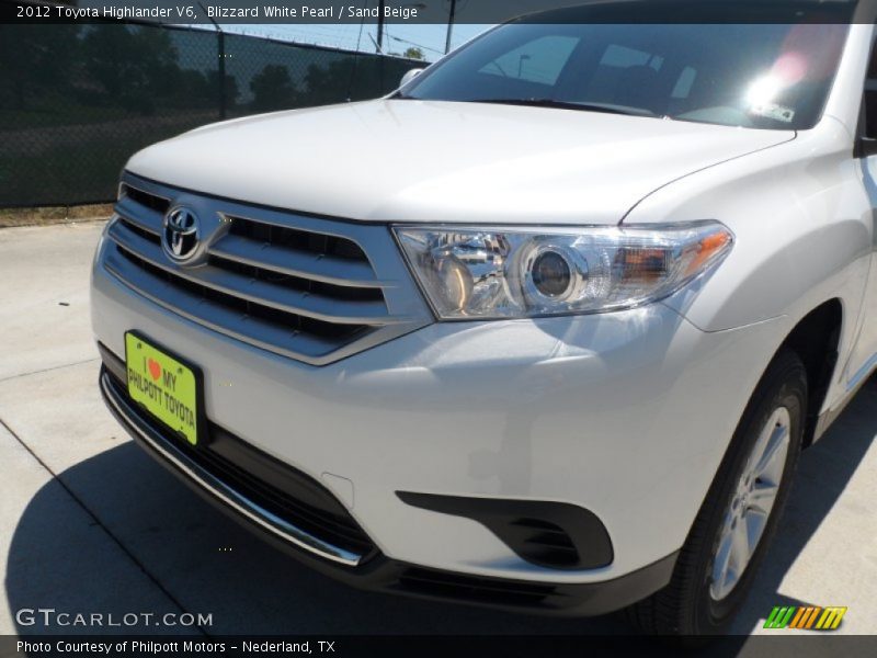 Blizzard White Pearl / Sand Beige 2012 Toyota Highlander V6