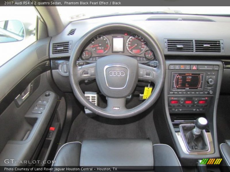 Dashboard of 2007 RS4 4.2 quattro Sedan