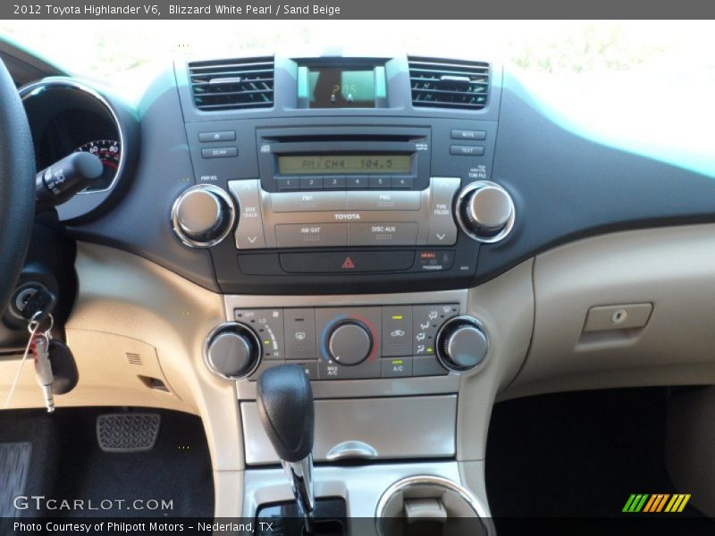 Blizzard White Pearl / Sand Beige 2012 Toyota Highlander V6
