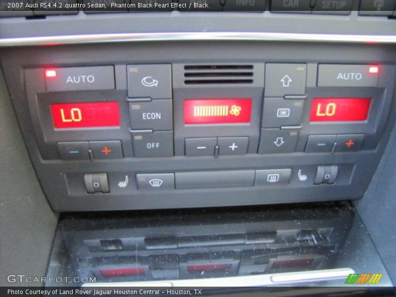 Controls of 2007 RS4 4.2 quattro Sedan