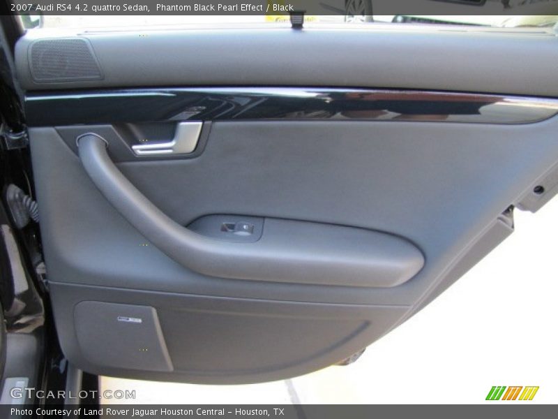 Door Panel of 2007 RS4 4.2 quattro Sedan