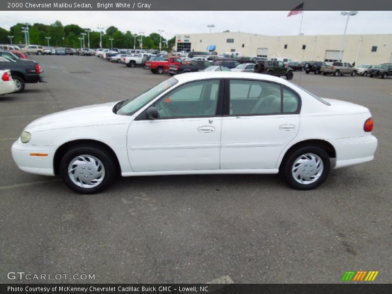 Bright White / Gray 2000 Chevrolet Malibu Sedan