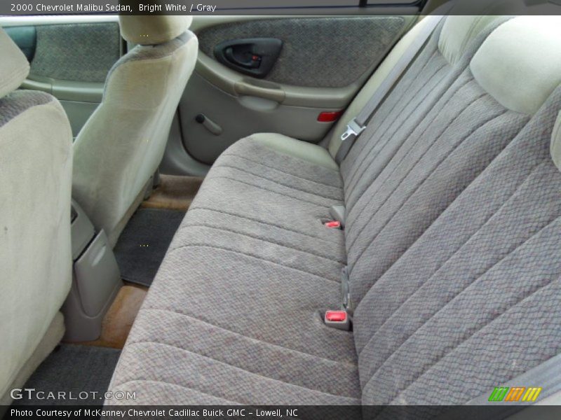 Bright White / Gray 2000 Chevrolet Malibu Sedan