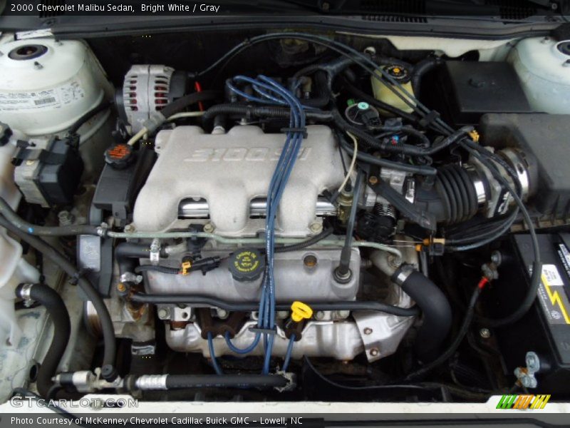 Bright White / Gray 2000 Chevrolet Malibu Sedan