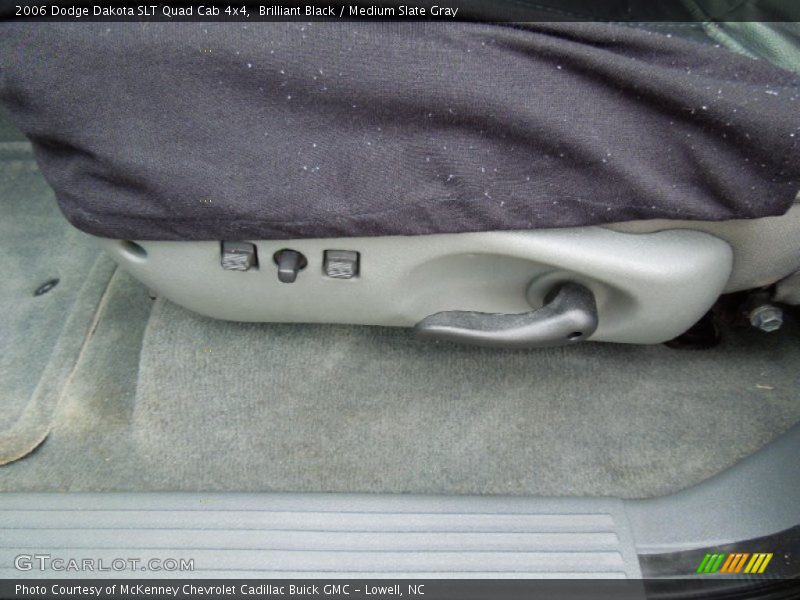 Brilliant Black / Medium Slate Gray 2006 Dodge Dakota SLT Quad Cab 4x4