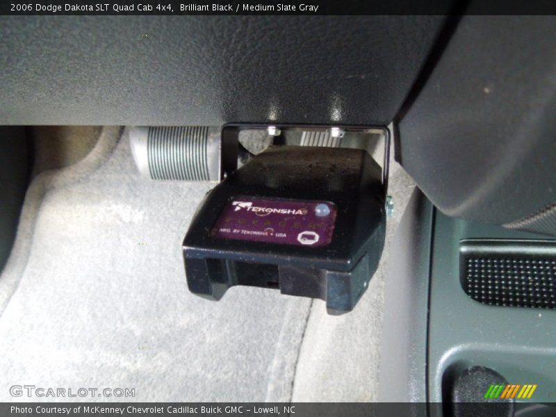 Brilliant Black / Medium Slate Gray 2006 Dodge Dakota SLT Quad Cab 4x4