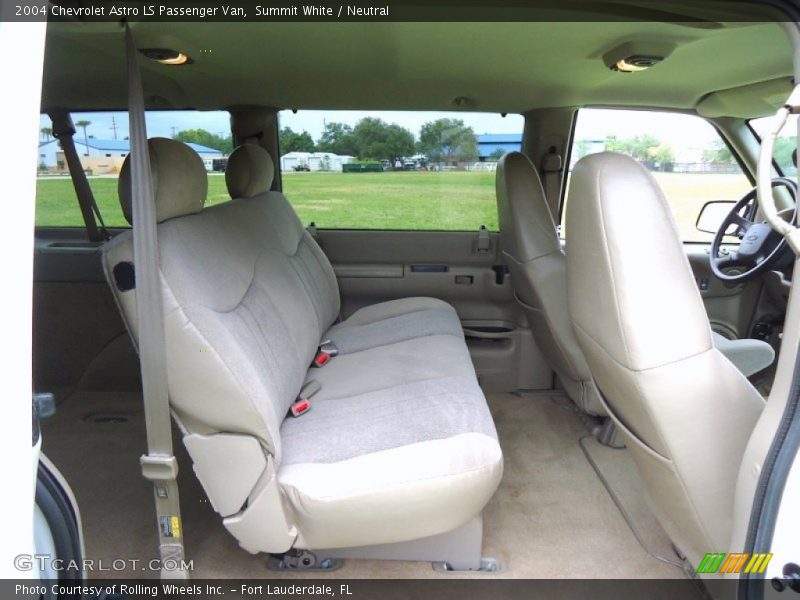  2004 Astro LS Passenger Van Neutral Interior