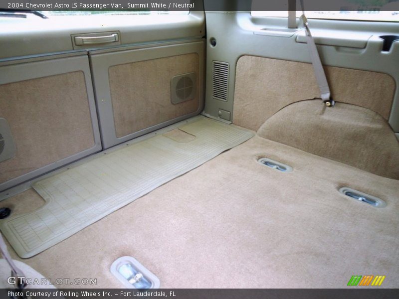  2004 Astro LS Passenger Van Trunk