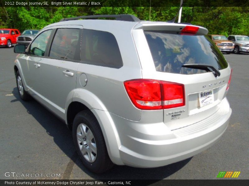 Bright Silver Metallic / Black 2012 Dodge Journey SE