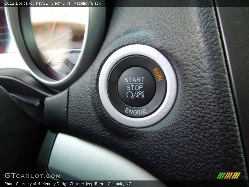 Bright Silver Metallic / Black 2012 Dodge Journey SE