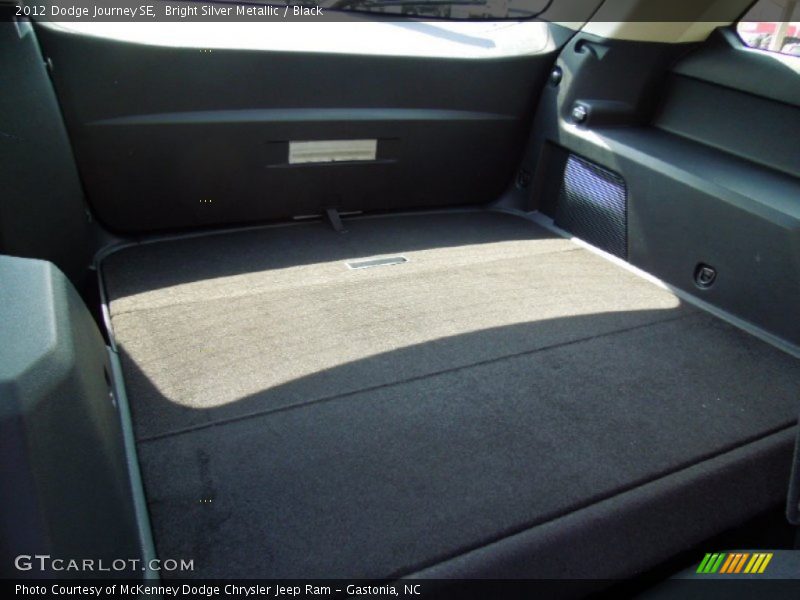 Bright Silver Metallic / Black 2012 Dodge Journey SE