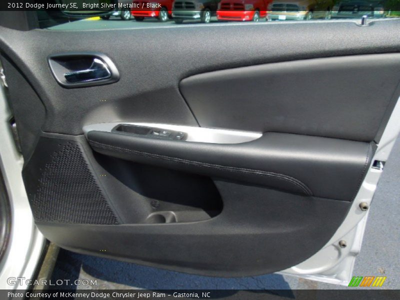 Bright Silver Metallic / Black 2012 Dodge Journey SE