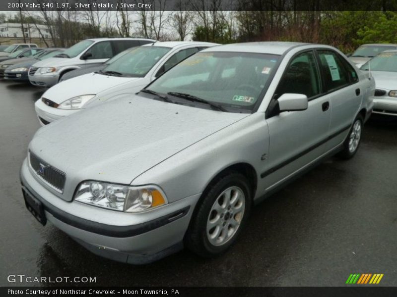 Silver Metallic / Silver Grey 2000 Volvo S40 1.9T