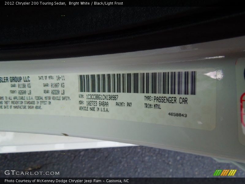 Bright White / Black/Light Frost 2012 Chrysler 200 Touring Sedan