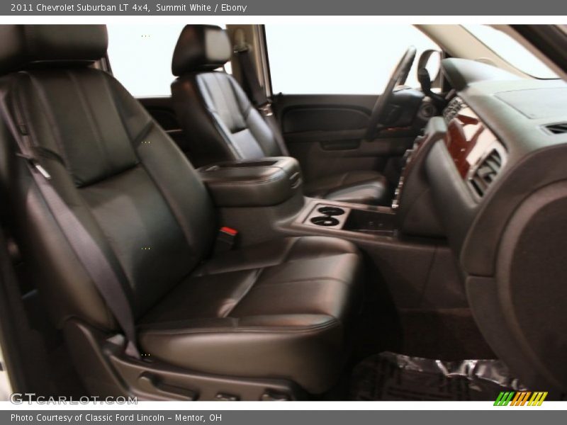 Summit White / Ebony 2011 Chevrolet Suburban LT 4x4