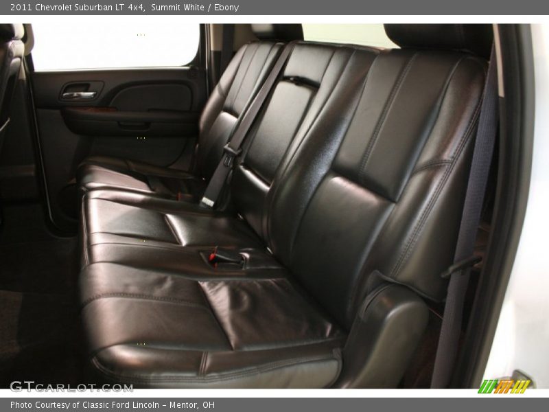 Summit White / Ebony 2011 Chevrolet Suburban LT 4x4