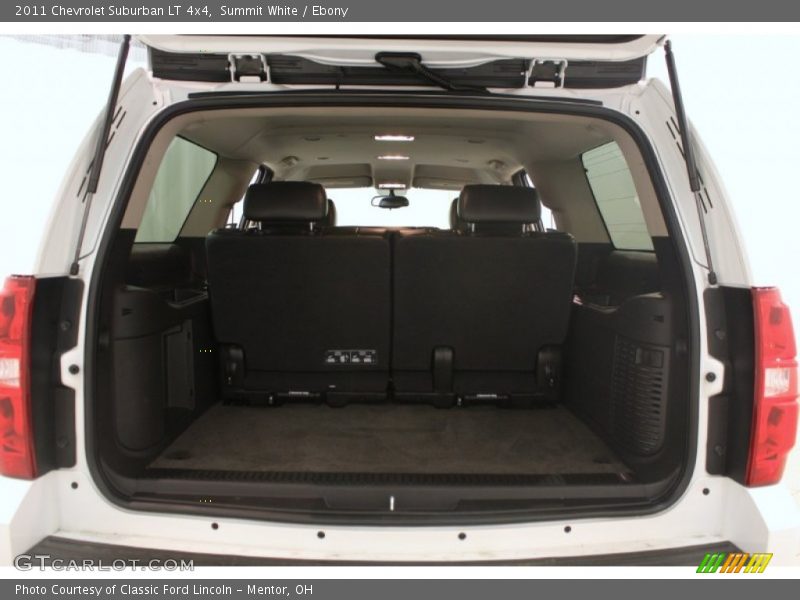 Summit White / Ebony 2011 Chevrolet Suburban LT 4x4