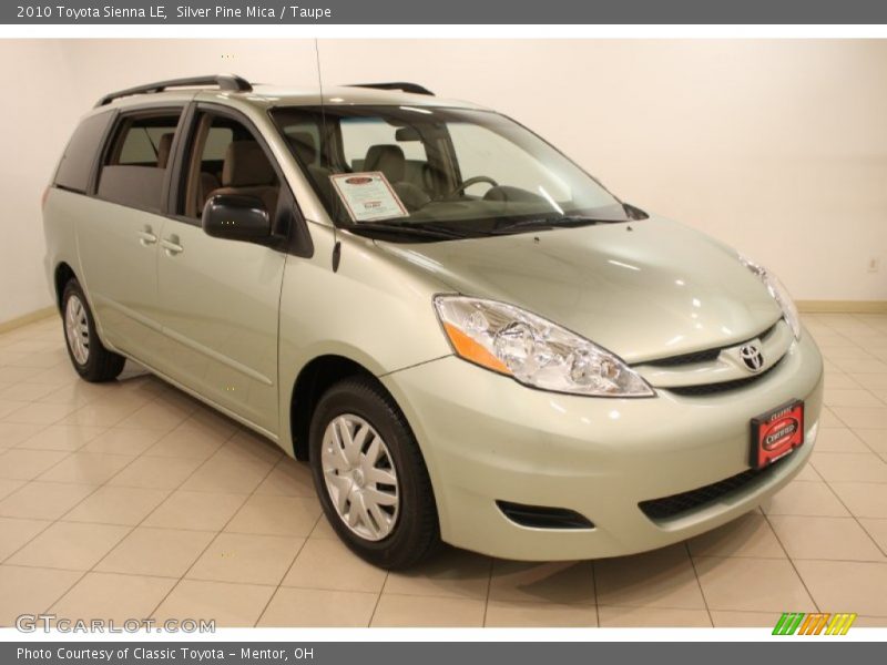 Front 3/4 View of 2010 Sienna LE