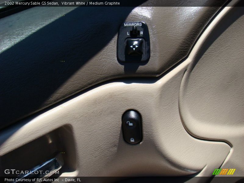 Vibrant White / Medium Graphite 2002 Mercury Sable GS Sedan