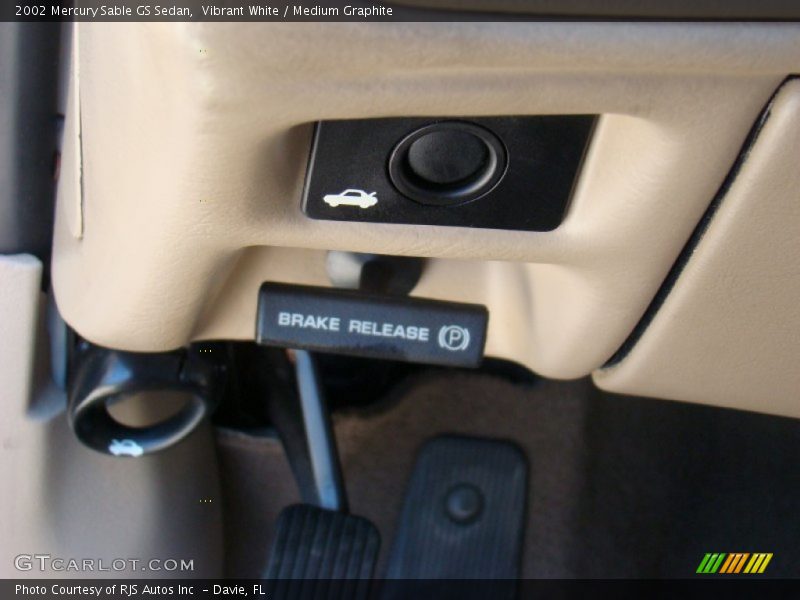 Vibrant White / Medium Graphite 2002 Mercury Sable GS Sedan