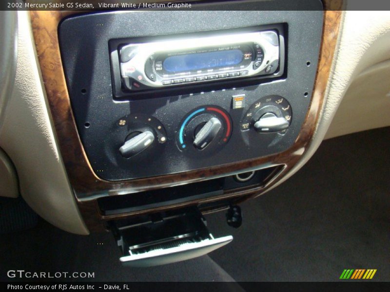 Vibrant White / Medium Graphite 2002 Mercury Sable GS Sedan