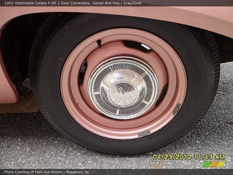 1962 Cutlass F-85 2 Door Convertible Wheel