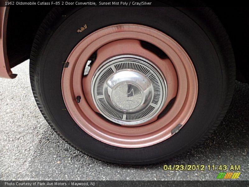  1962 Cutlass F-85 2 Door Convertible Wheel