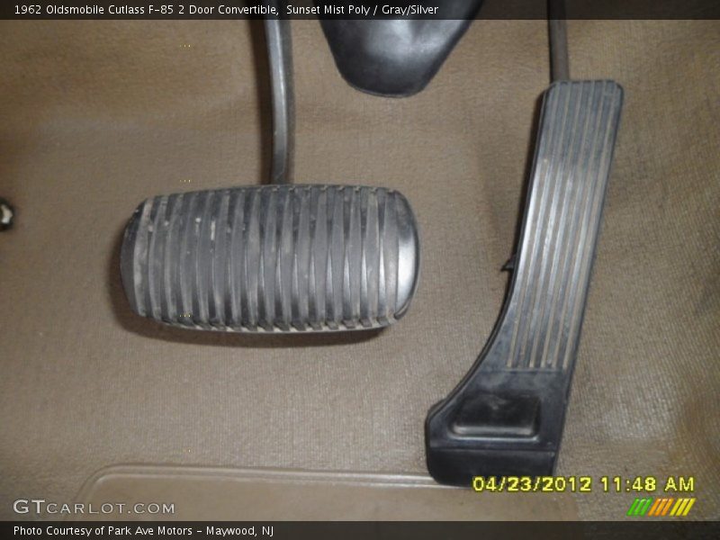 Controls of 1962 Cutlass F-85 2 Door Convertible