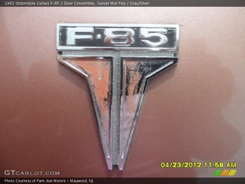  1962 Cutlass F-85 2 Door Convertible Logo