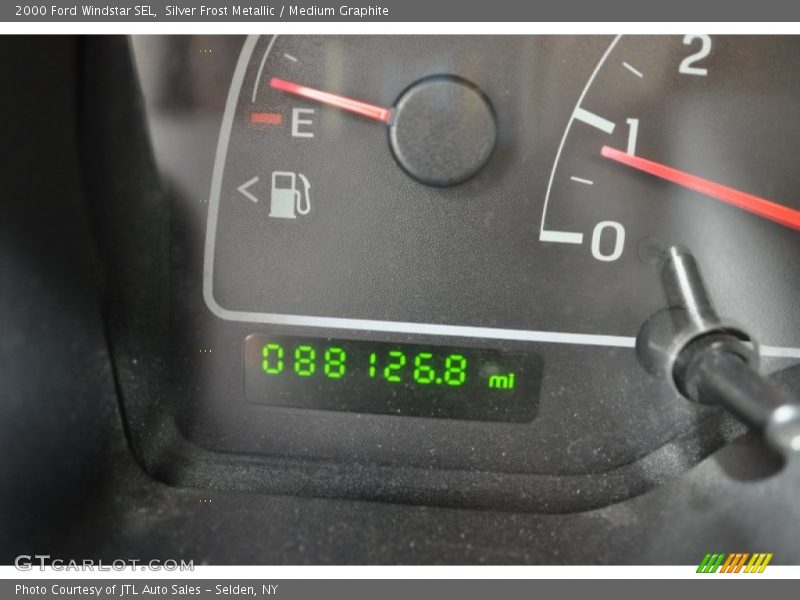 Silver Frost Metallic / Medium Graphite 2000 Ford Windstar SEL