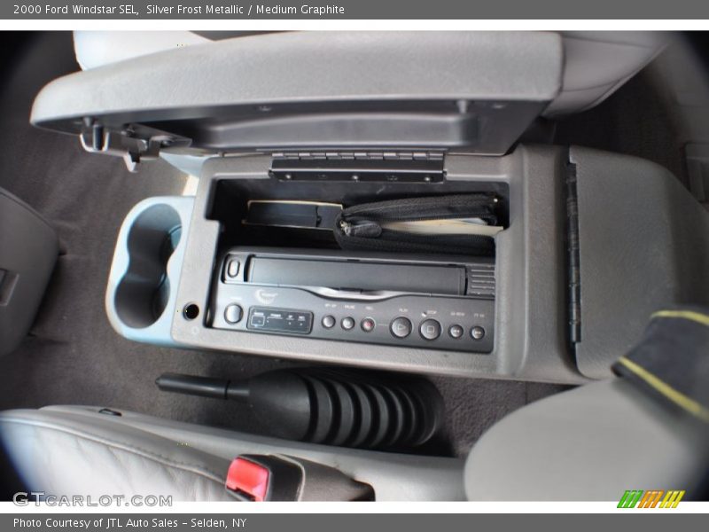 Silver Frost Metallic / Medium Graphite 2000 Ford Windstar SEL