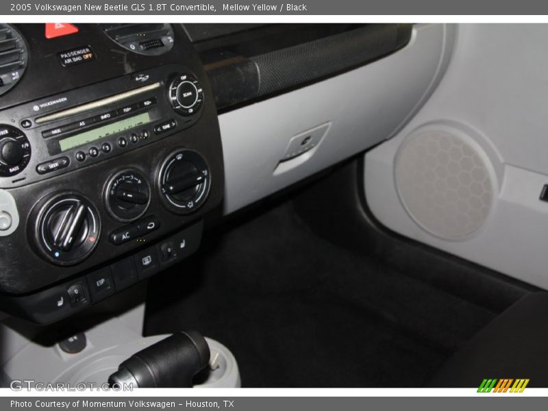 Mellow Yellow / Black 2005 Volkswagen New Beetle GLS 1.8T Convertible