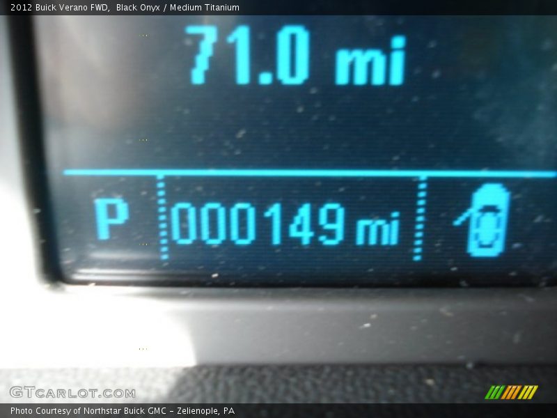 Black Onyx / Medium Titanium 2012 Buick Verano FWD